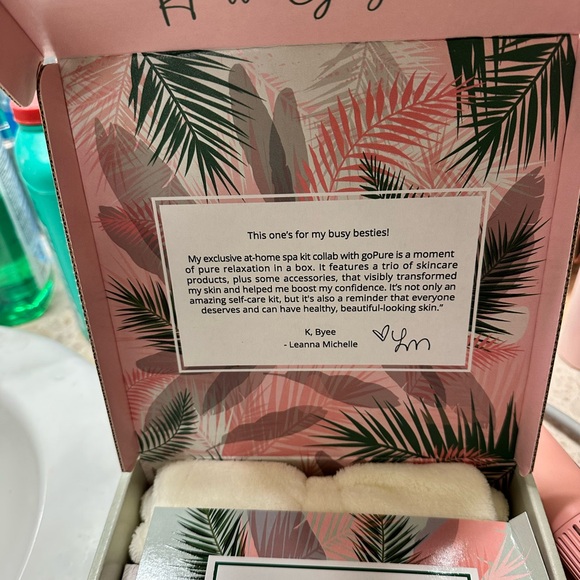 GoPure box set, never used and box only open for this pic! Great holiday gift!!! - Picture 3 of 6